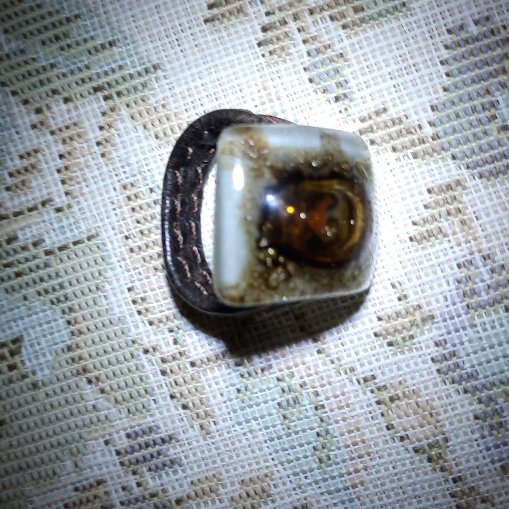 Abstract Glass Ring - Picture 1 of 6